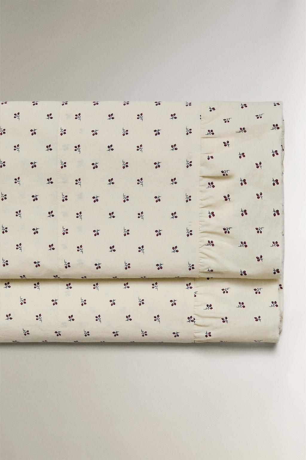 Детское простынное полотно с оборками и цветочным принтом