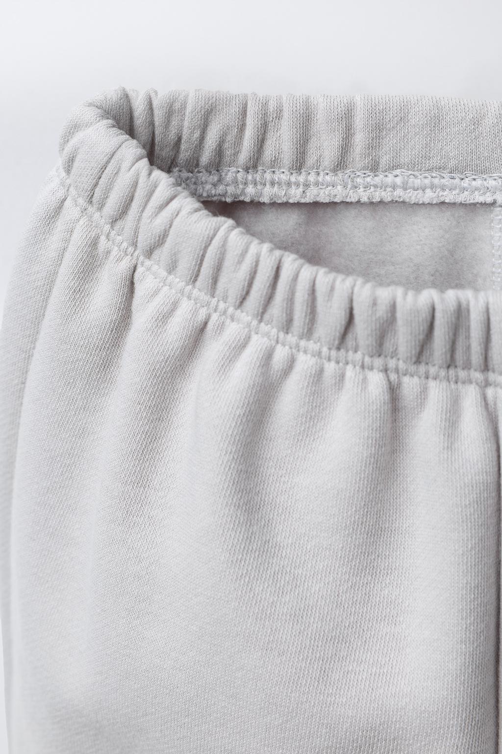 КОМПЛЕКТ ИЗ ТОЛСТОВКИ И БРЮК-ДЖОГГЕРОВ С ВЫШИВКОЙ ПИНГВИНА