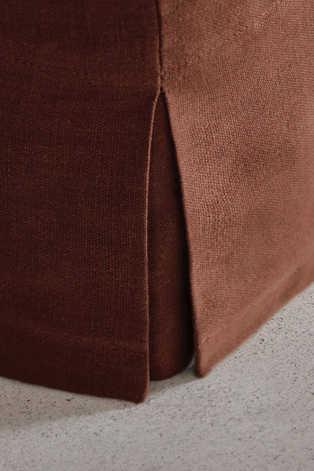 Пуф 01 с чехлом из льна