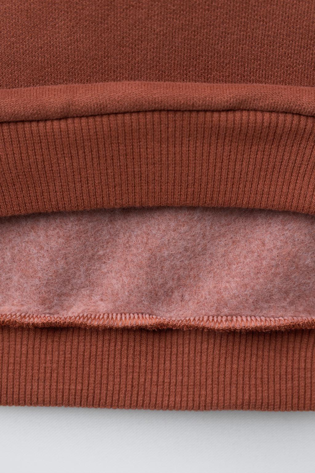 ТОЛСТОВКА С НАШИВКОЙ SYLVANIAN FAMILIES ®