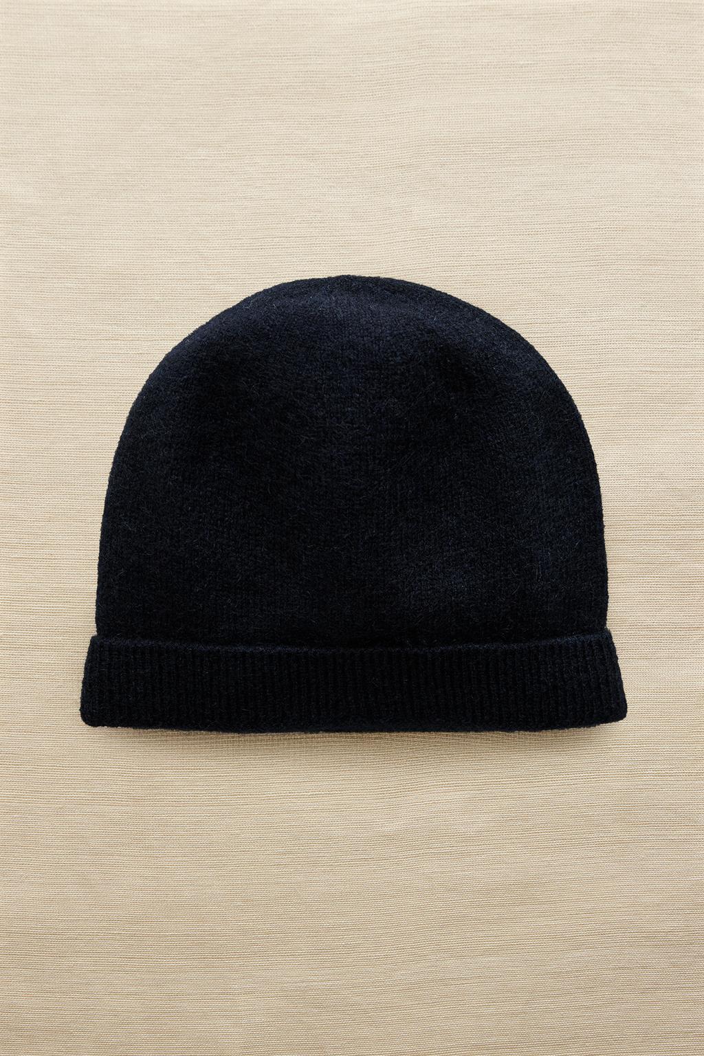 Шапка для младенцев из кашемира