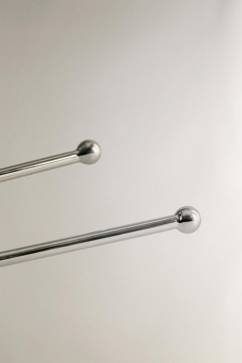 Металлическая полка для полотенец на стену с блеском