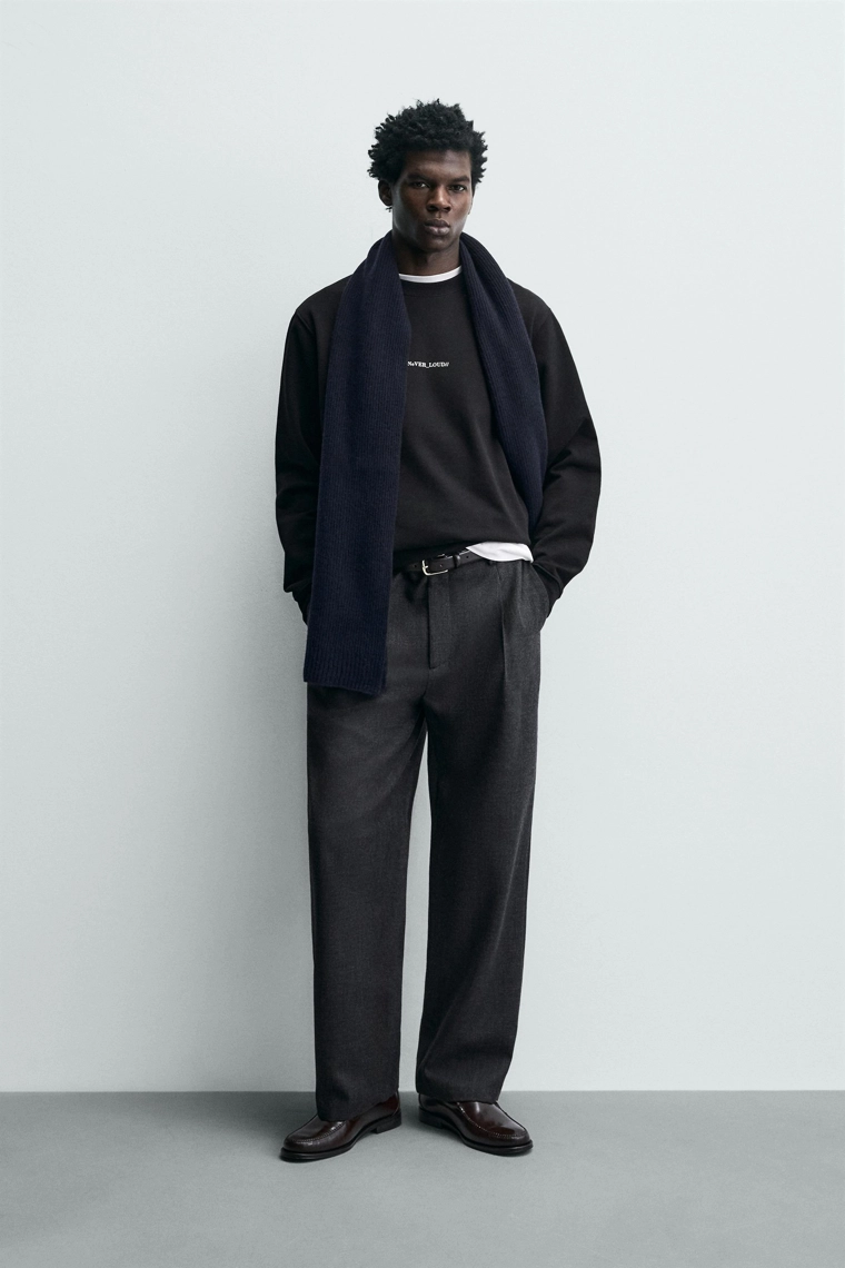 Свитшот с принтом и надписью в регулярном крое