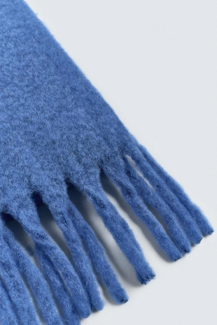 Шарф из рельефной ткани с бахромой- Заказать в России