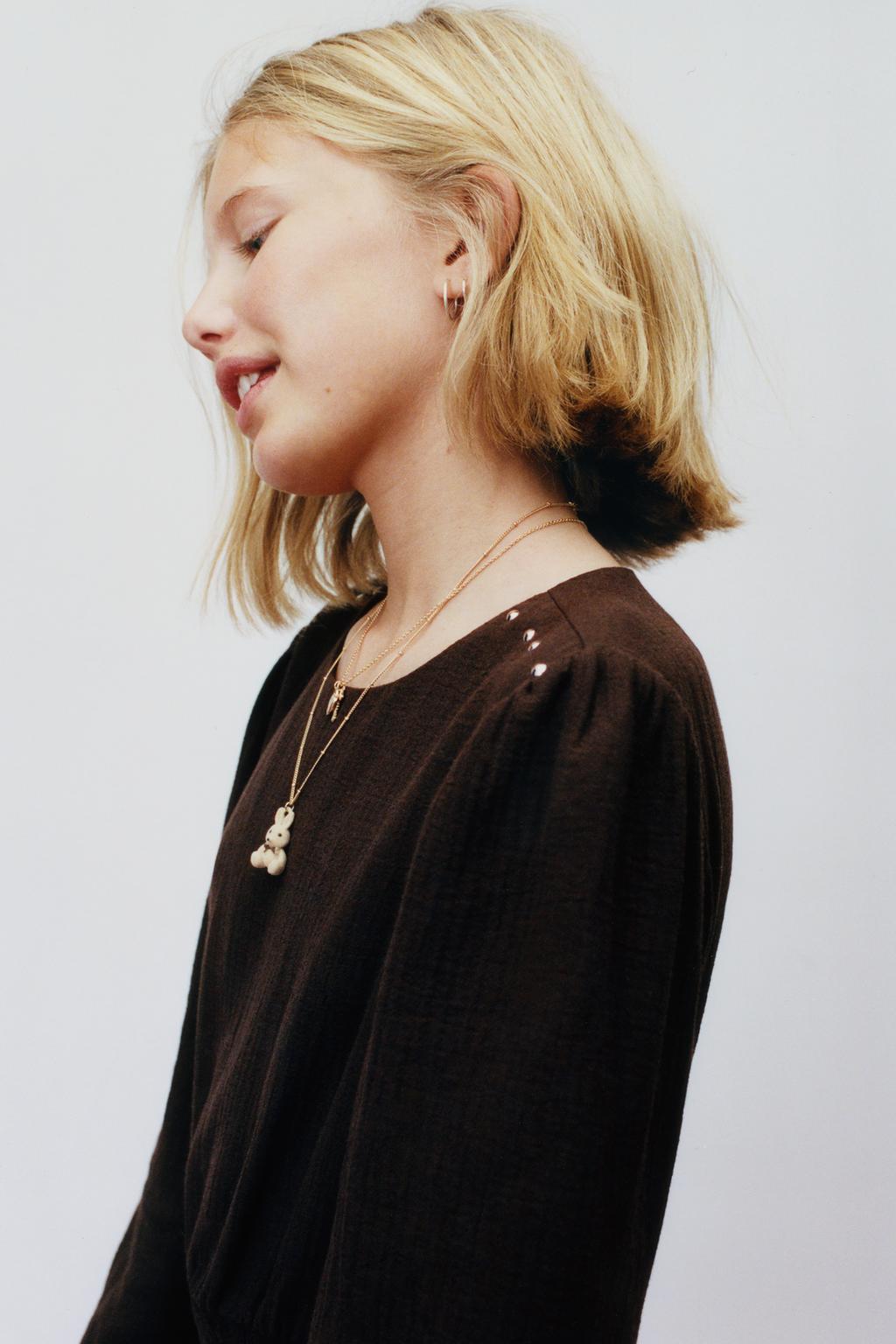 ПЛАТЬЕ С ВОЛАНАМИ И ЗАКЛЕПКАМИ