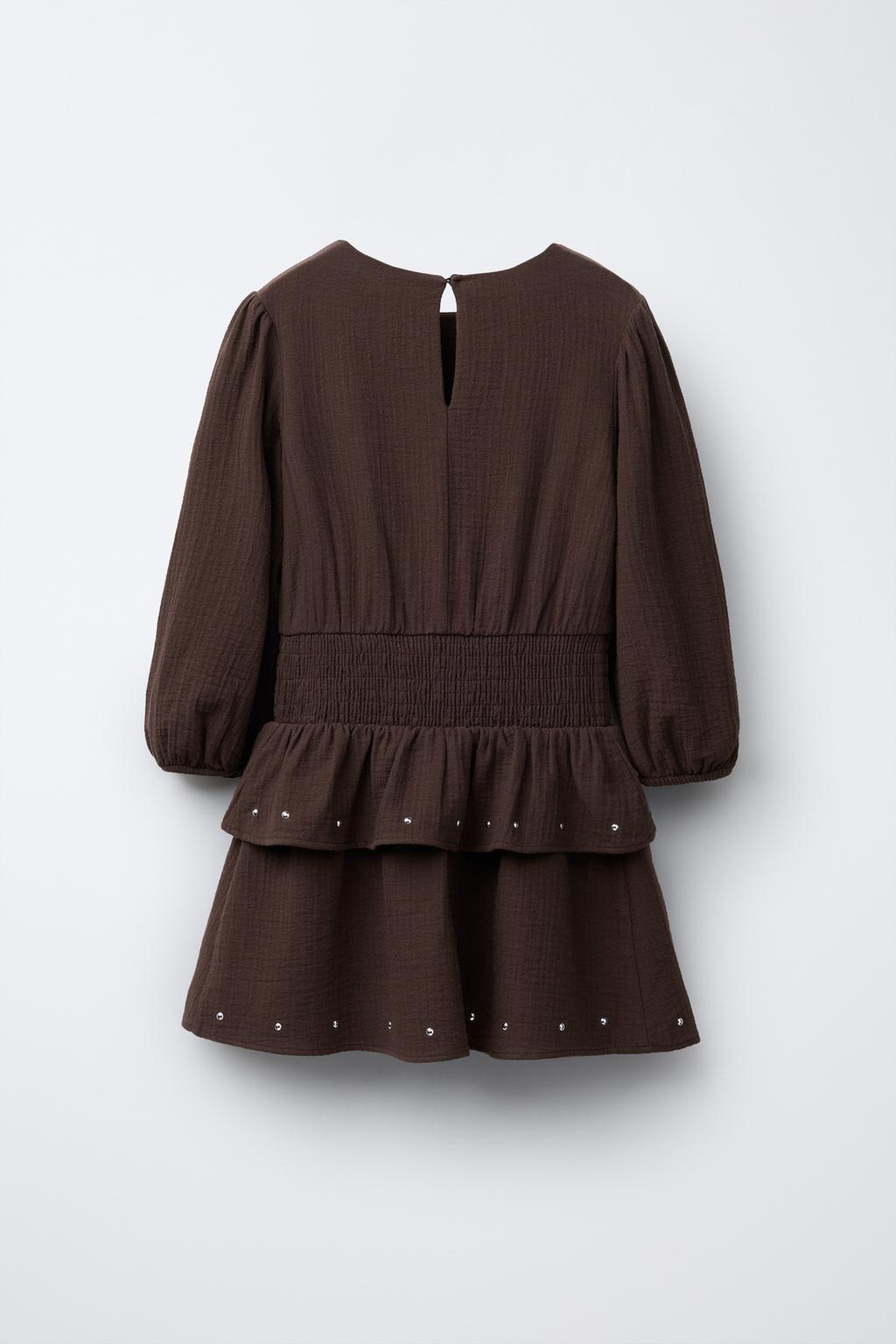 ПЛАТЬЕ С ВОЛАНАМИ И ЗАКЛЕПКАМИ