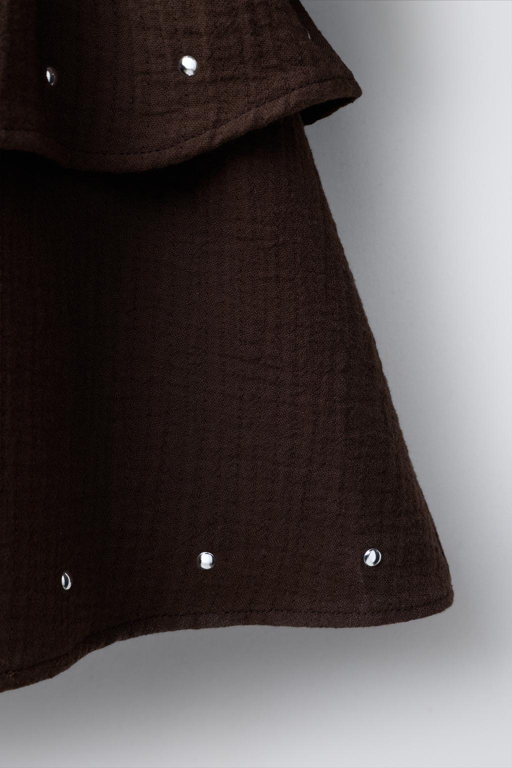 ПЛАТЬЕ С ВОЛАНАМИ И ЗАКЛЕПКАМИ