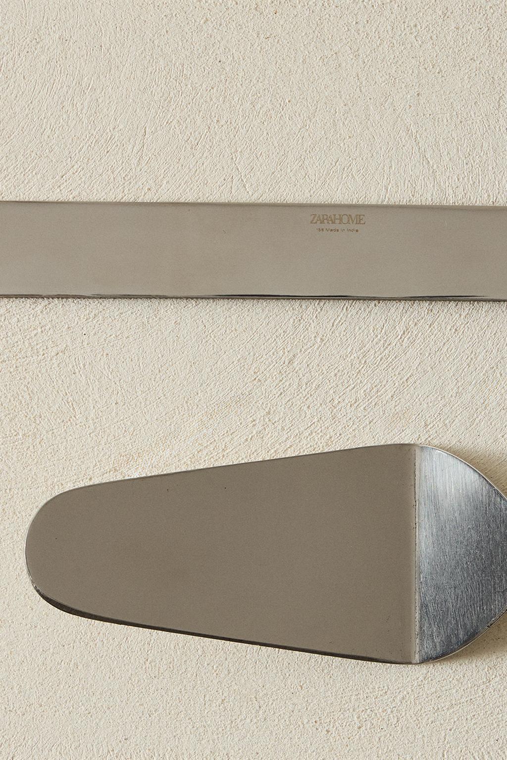 Набор тортовой лопатки и ножа с металлической оплеткой ручки