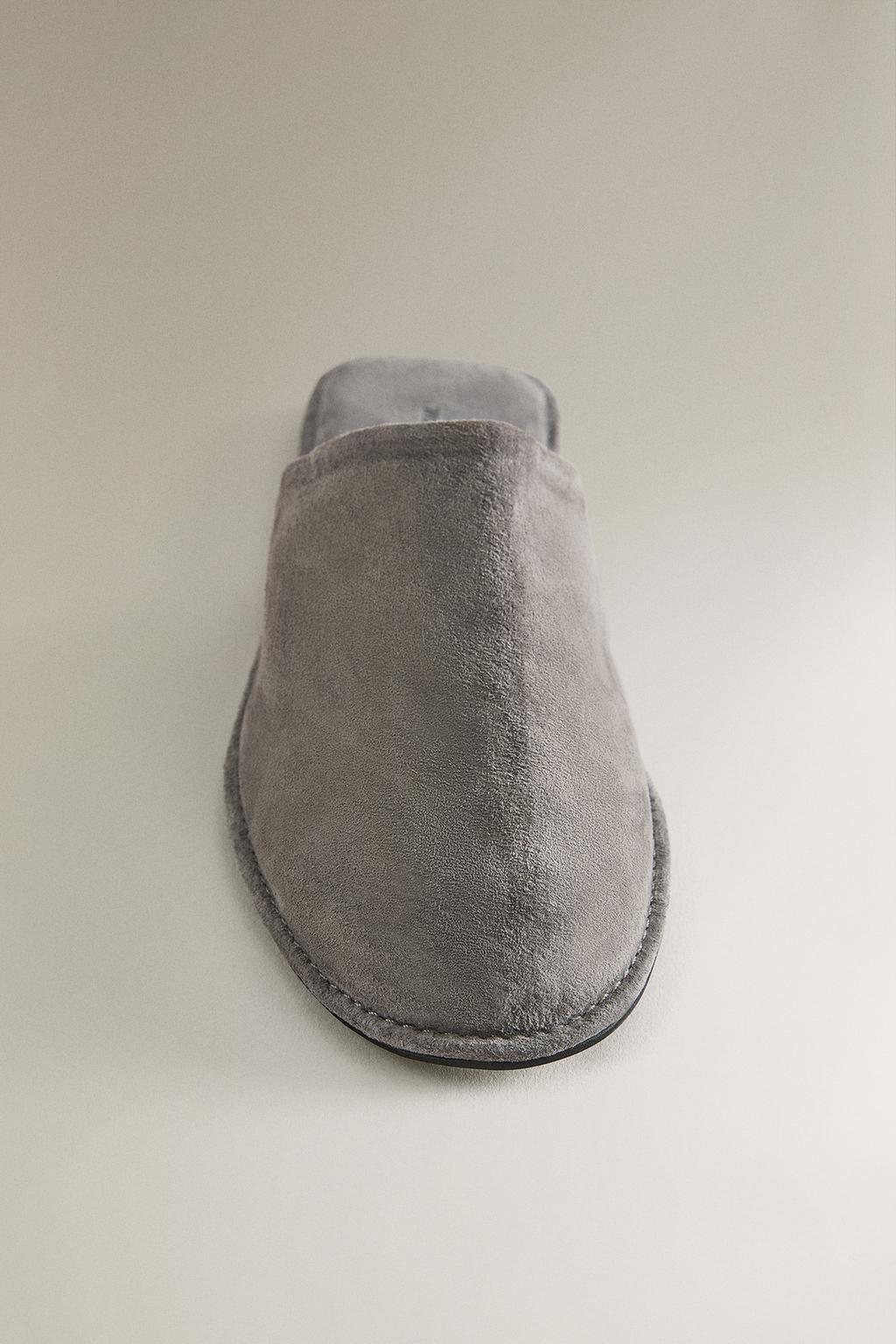 Кожаные тапочки в чехле