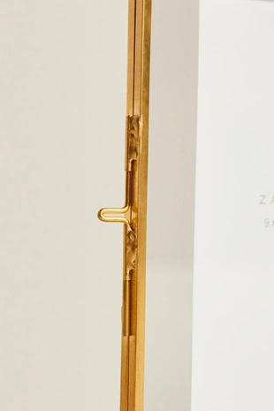 Фоторамка с двойным золотистым каркасом- Заказать в России