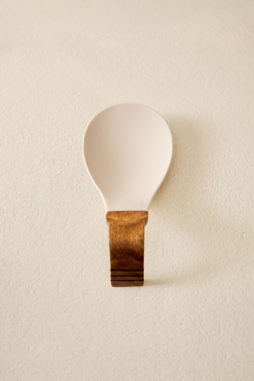 Подставка для ложки из силикона с деревянной ручкой