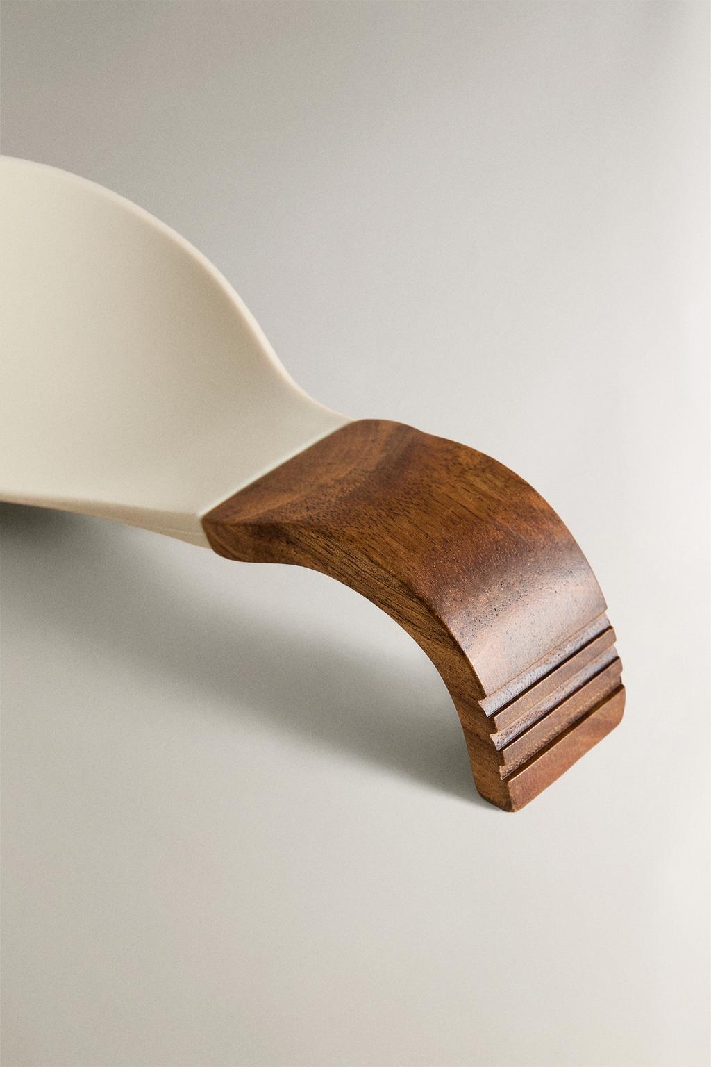 Подставка для ложки из силикона с деревянной ручкой