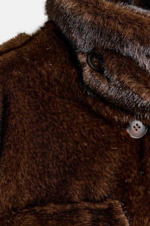 Укороченная куртка-бомбер из искусственного меха- Заказать в России