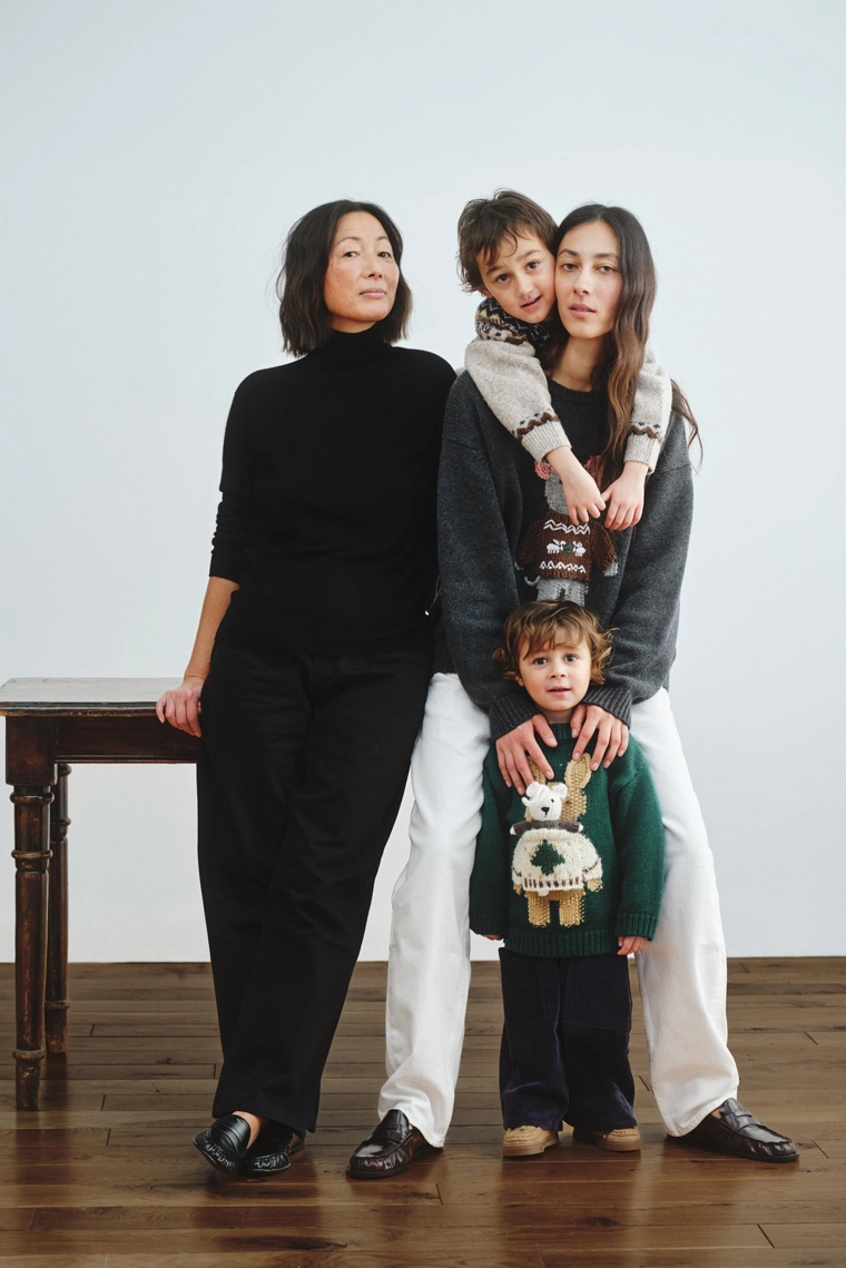 Джемпер с вышитым кроликом (1-6 лет)