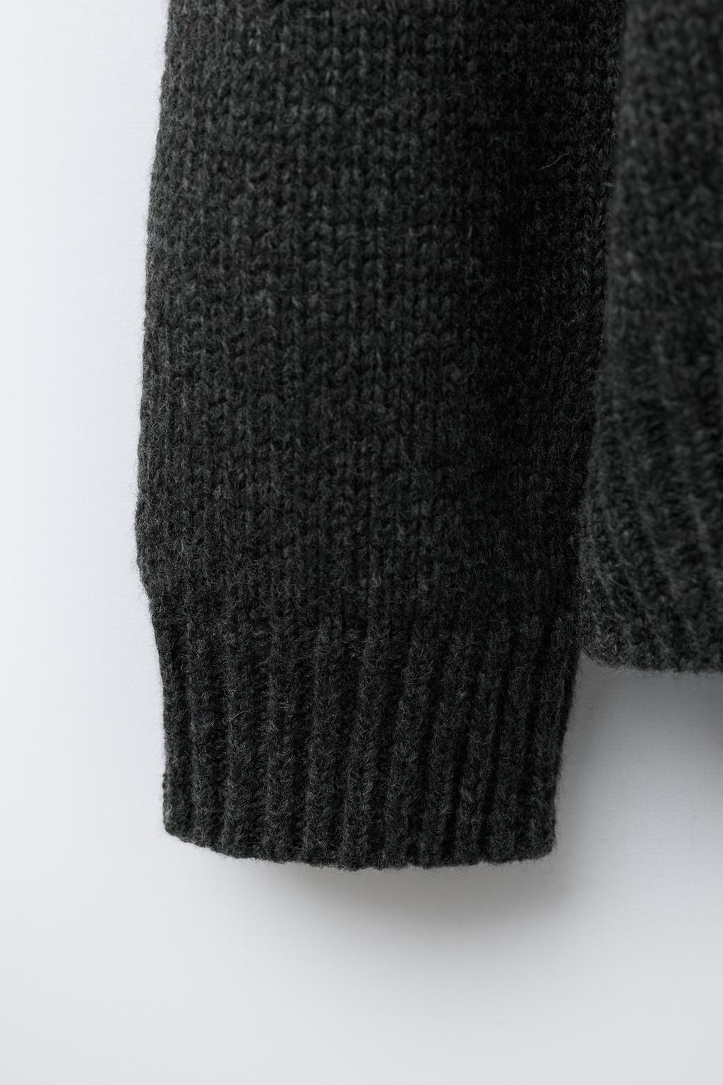 ВЯЗАНЫЙ СВИТЕР ИЗ ШЕРСТИ С ВЫШИТОЙ МЫШКОЙ