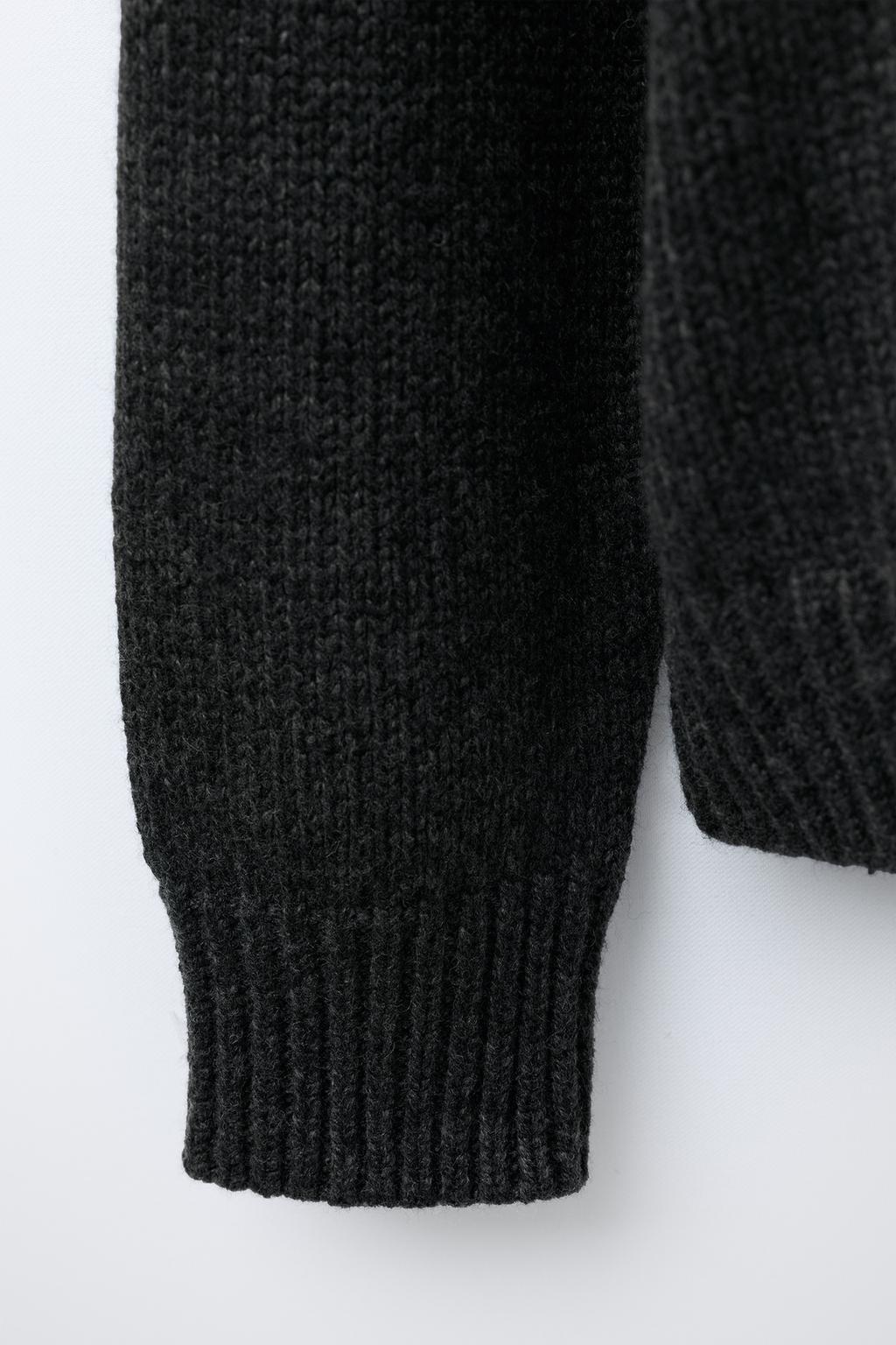 ВЯЗАНЫЙ СВИТЕР ИЗ ШЕРСТИ С ВЫШИТЫМ ОЛЕНЕМ И СЕРДЦАМИ