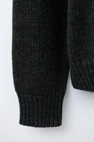 Вязаный свитер из шерсти с вышитым оленем и сердцами- Заказать в России