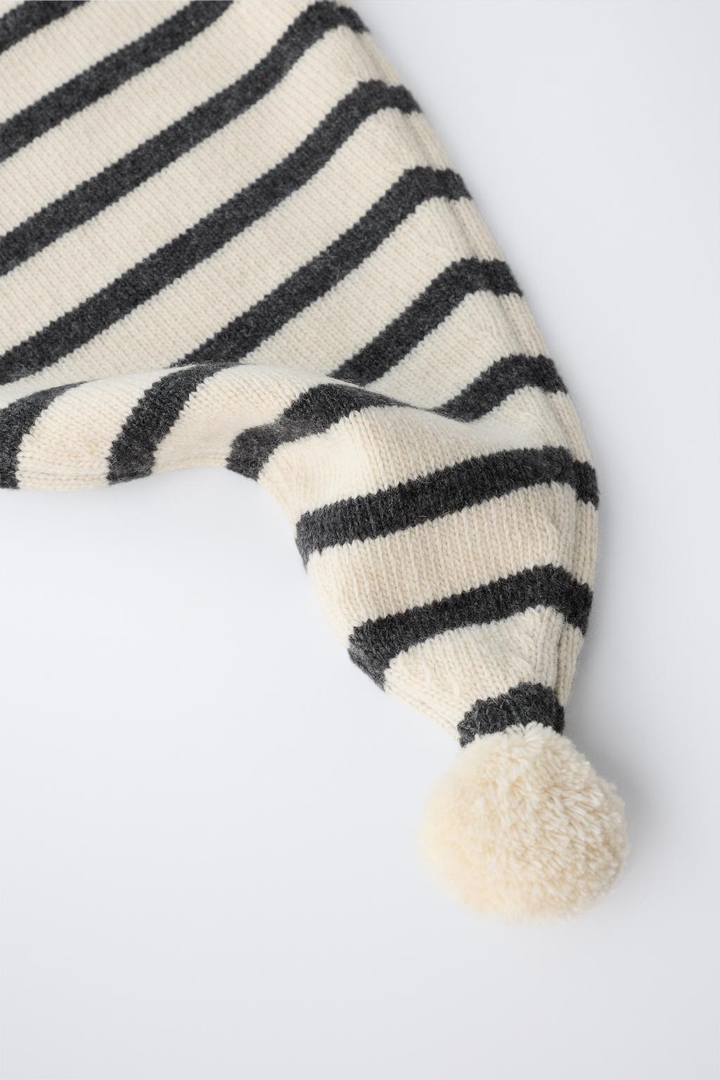 ВЯЗАНАЯ ШАПКА В ПОЛОСКУ С ПОМПОНОМ ИЗ ШЕРСТИ