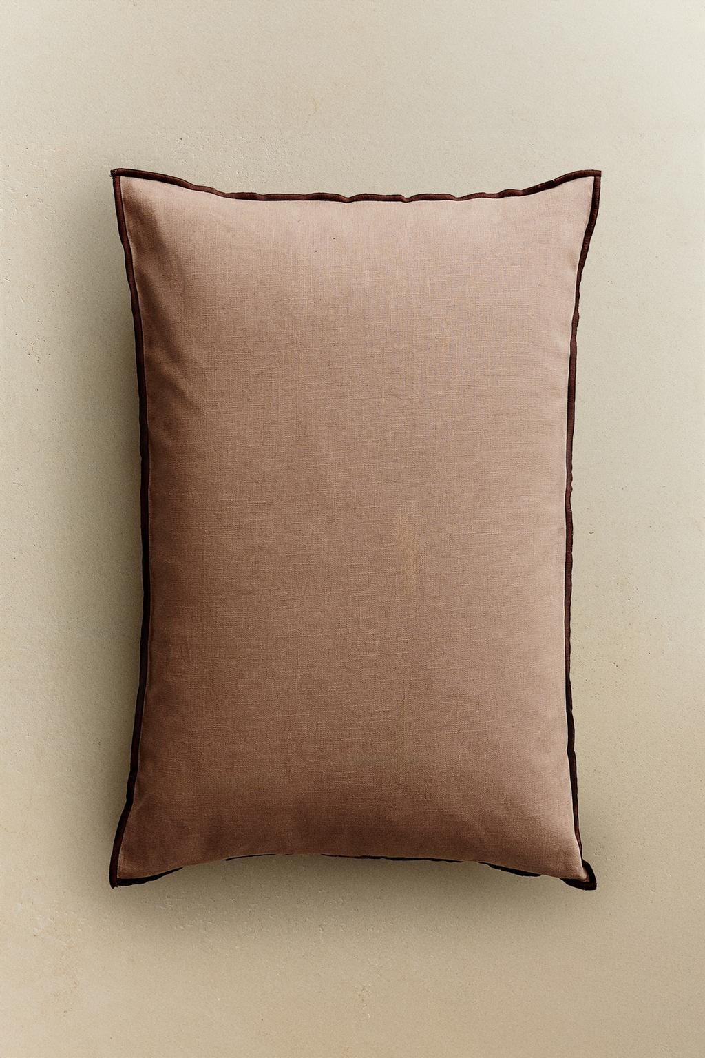 Наволочка с контрастным оверлоком