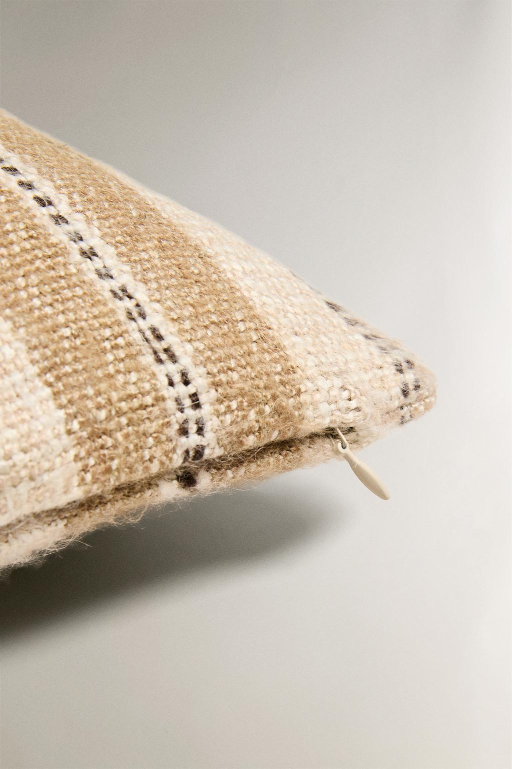 Чехол для подушки в полоску