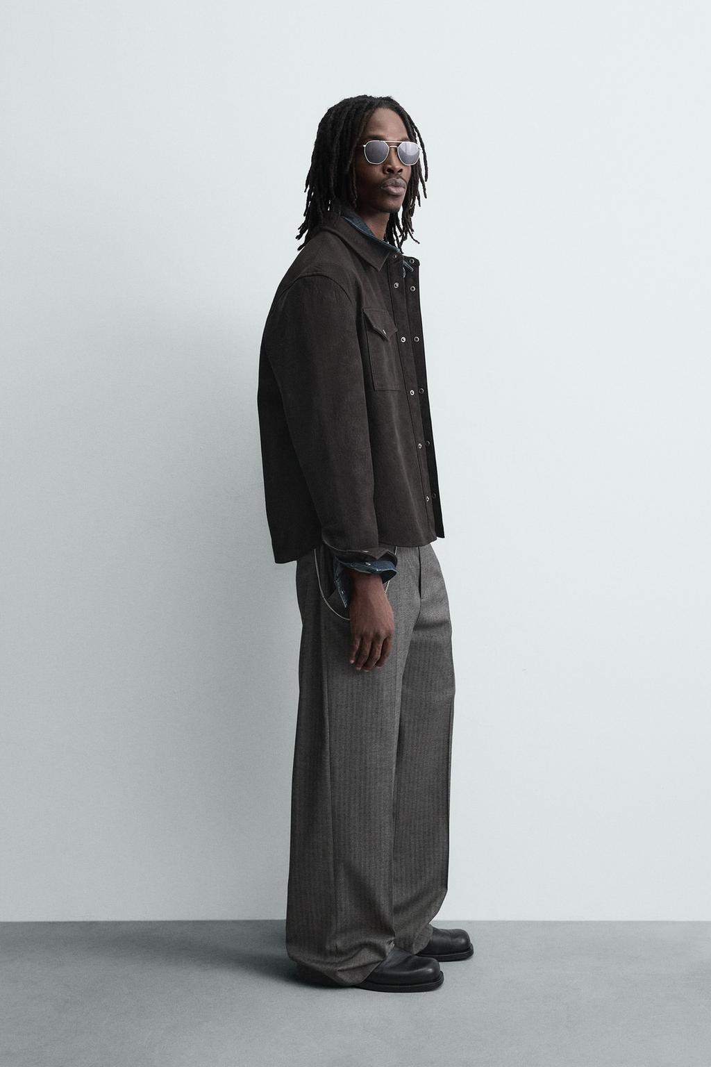 КУРТКА-РУБАШКА СВОБОДНОГО КРОЯ ИЗ ИСКУССТВЕННОЙ КОЖИ