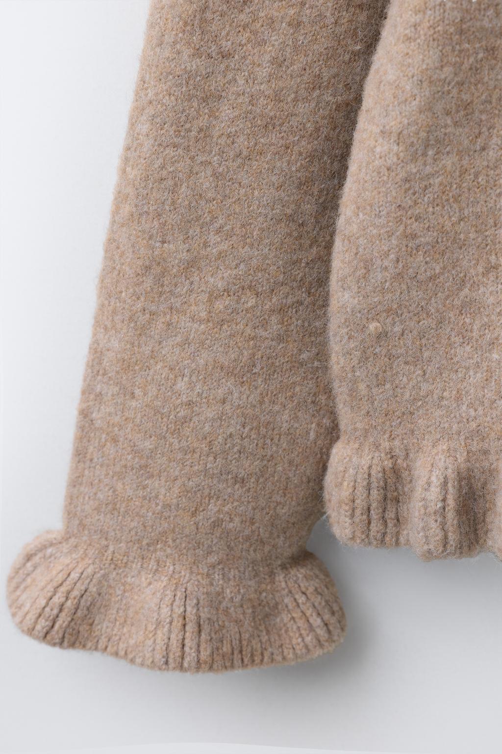 ВЯЗАНЫЙ ДЖЕМПЕР С ВОЛАНАМИ