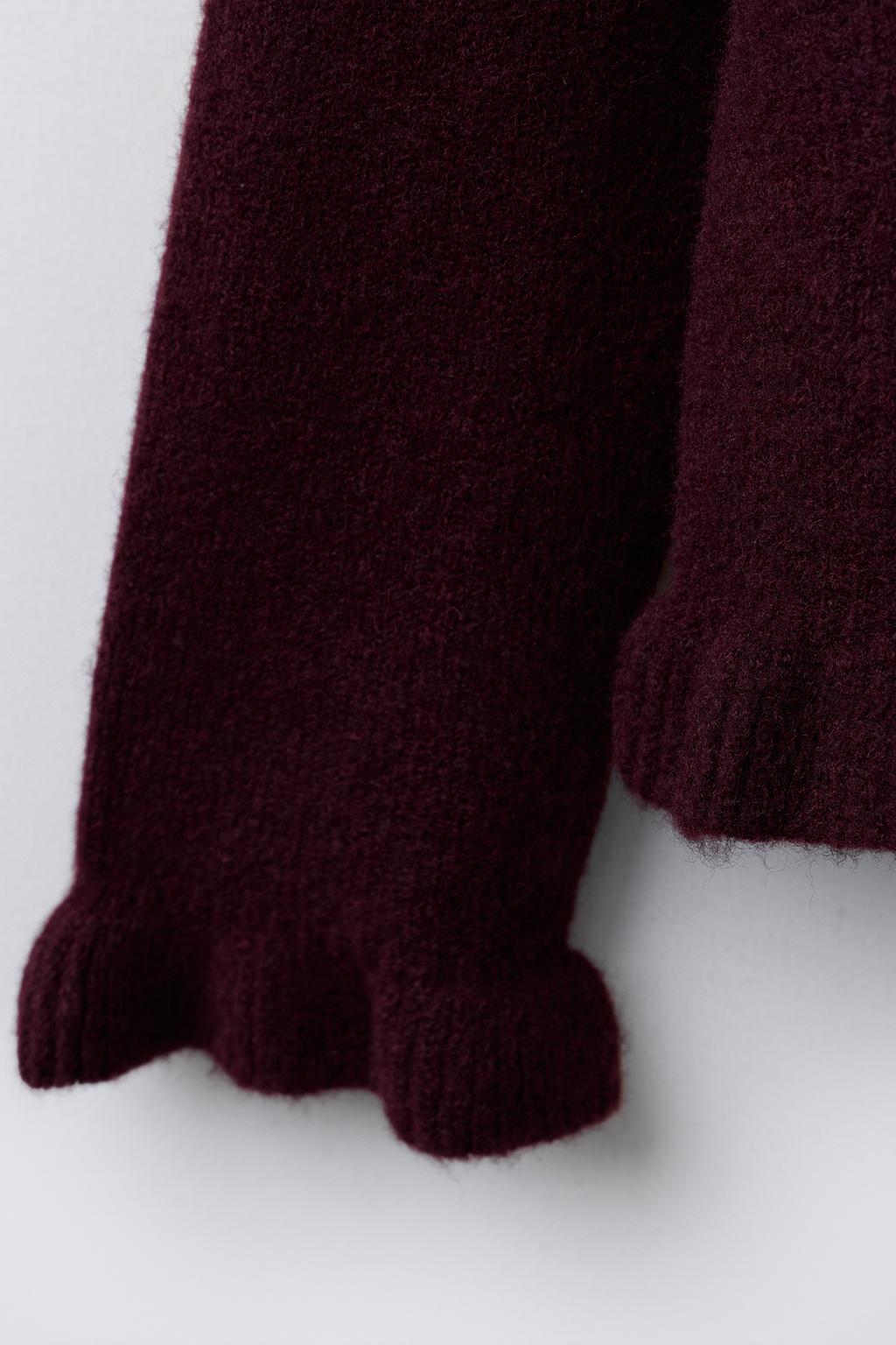 ВЯЗАНЫЙ ДЖЕМПЕР С ВОЛАНАМИ