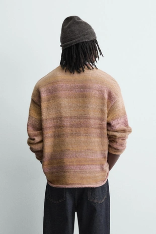 Джемпер с абстрактным принтом- Заказать в России