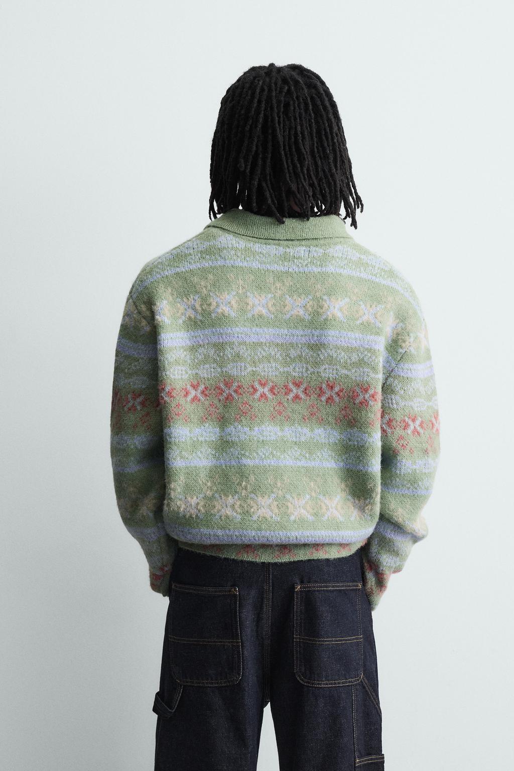 ПОЛО ИЗ ЖАККАРДОВОГО ТРИКОТАЖА С ГЕОМЕТРИЧЕСКИМ УЗОРОМ И ТЕКСТУРОЙ