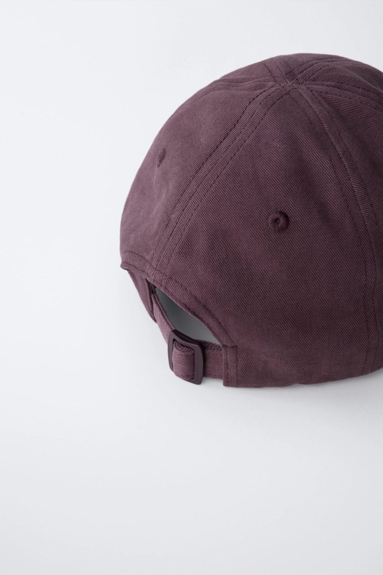 Кепка с вышитым текстом и эффектом выцветания