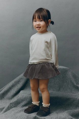 Комплект из футболки и брюк в полоску- Заказать в России