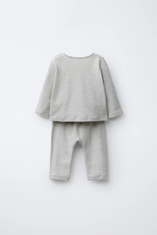 Комплект из футболки и брюк в полоску- Заказать в России