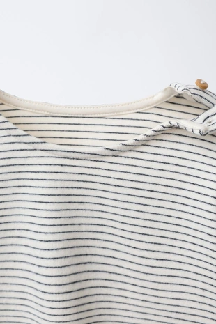 Комплект из футболки и брюк в полоску- Заказать в России