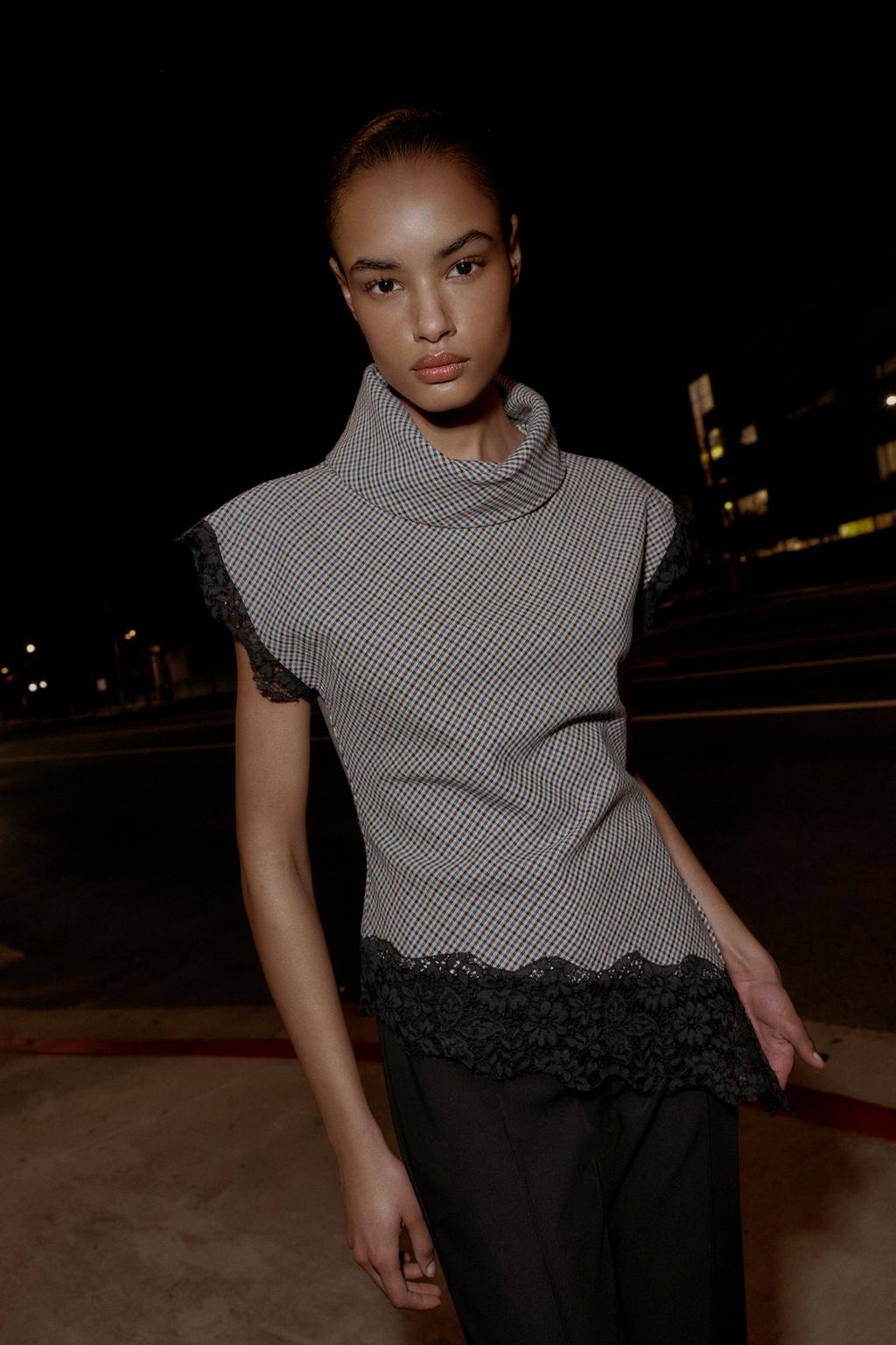 ТОП С УЗОРОМ «ГУСИНАЯ ЛАПКА» И КРУЖЕВОМ