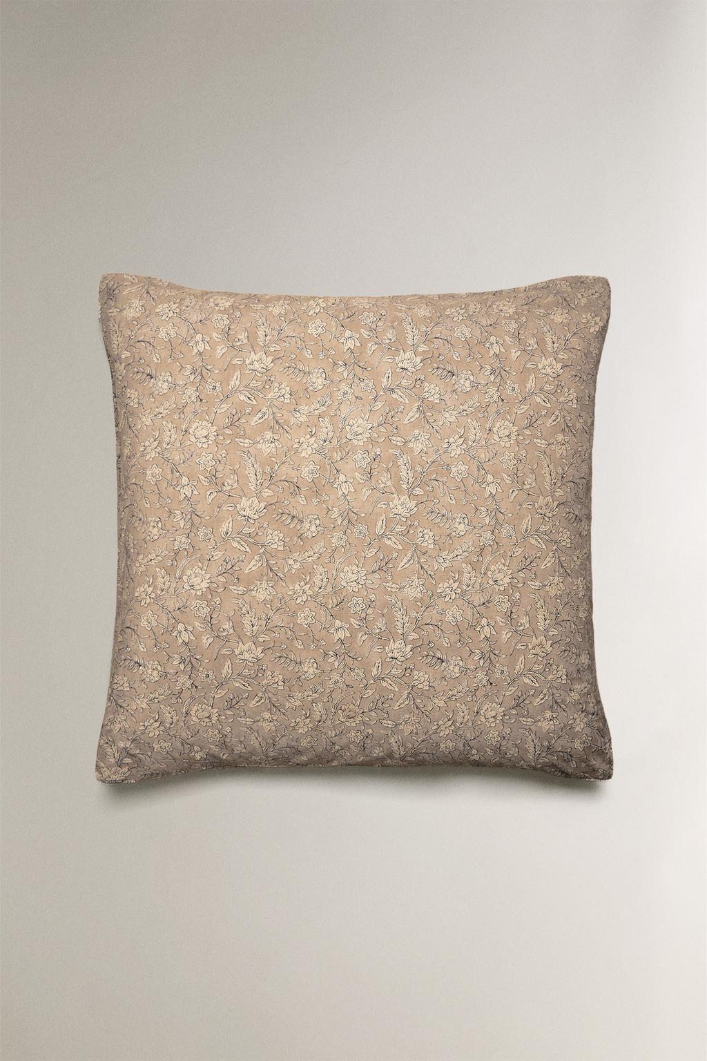 Наволочка с цветочным принтом