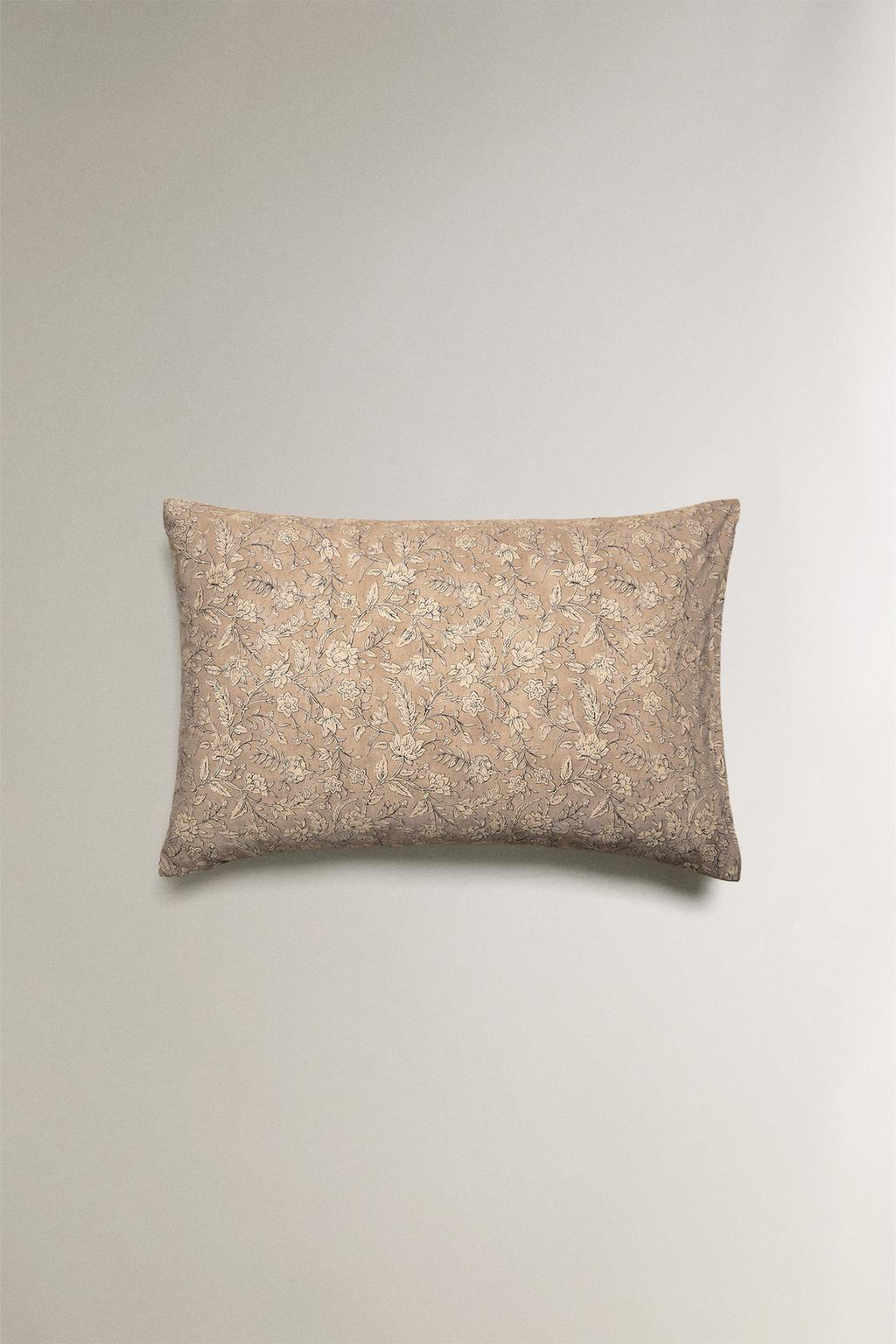 Наволочка с цветочным принтом