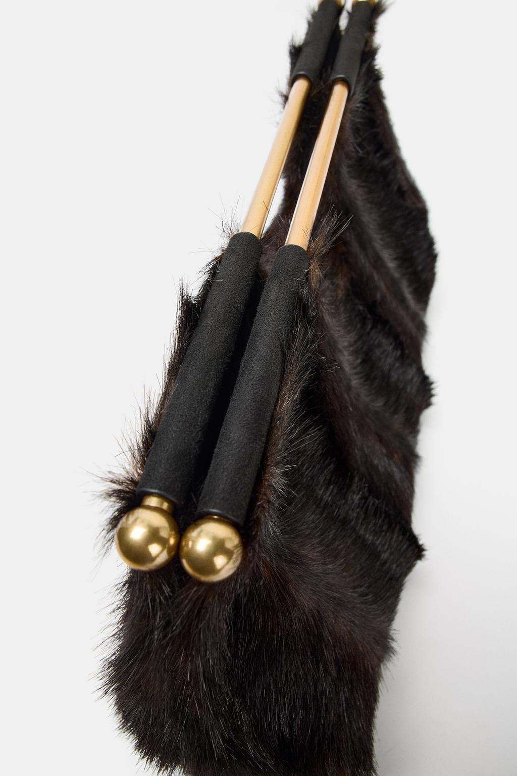 СУМКА-КОНВЕРТ ИЗ ИСКУССТВЕННОГО МЕХА