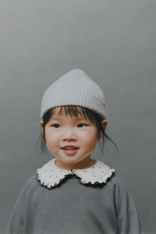 Футболка с отложным воротником и цветочным принтом- Заказать в России