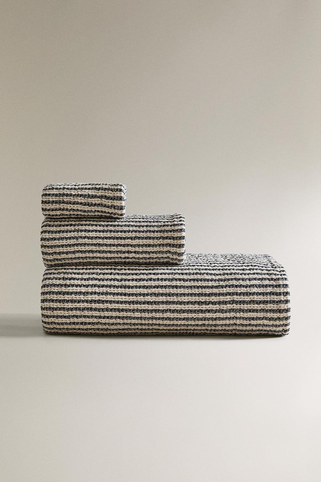 Цветное вафельное махровое полотенце