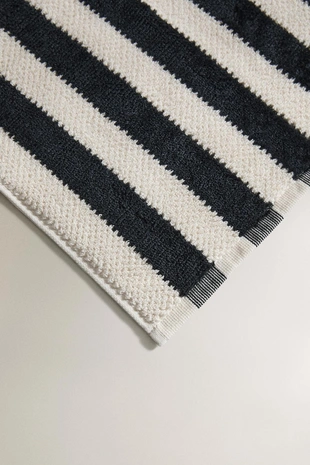 Рельефное махровое полотенце- Заказать в России