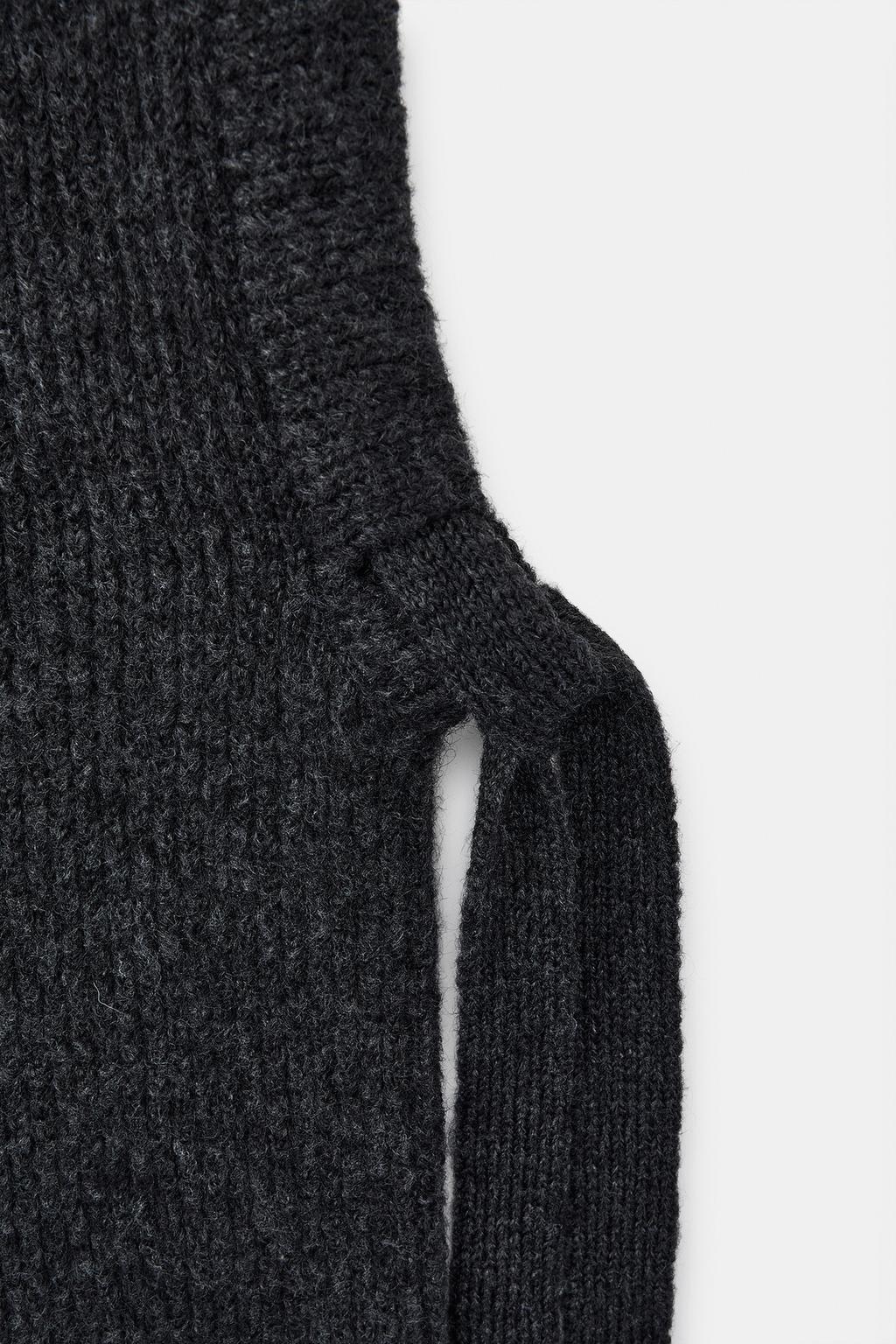 КАПЮШОН ИЗ ТРИКОТАЖА В РУБЧИК