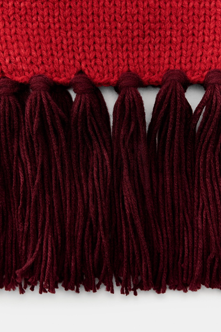 Полосатый вязаный снуд с бахромой