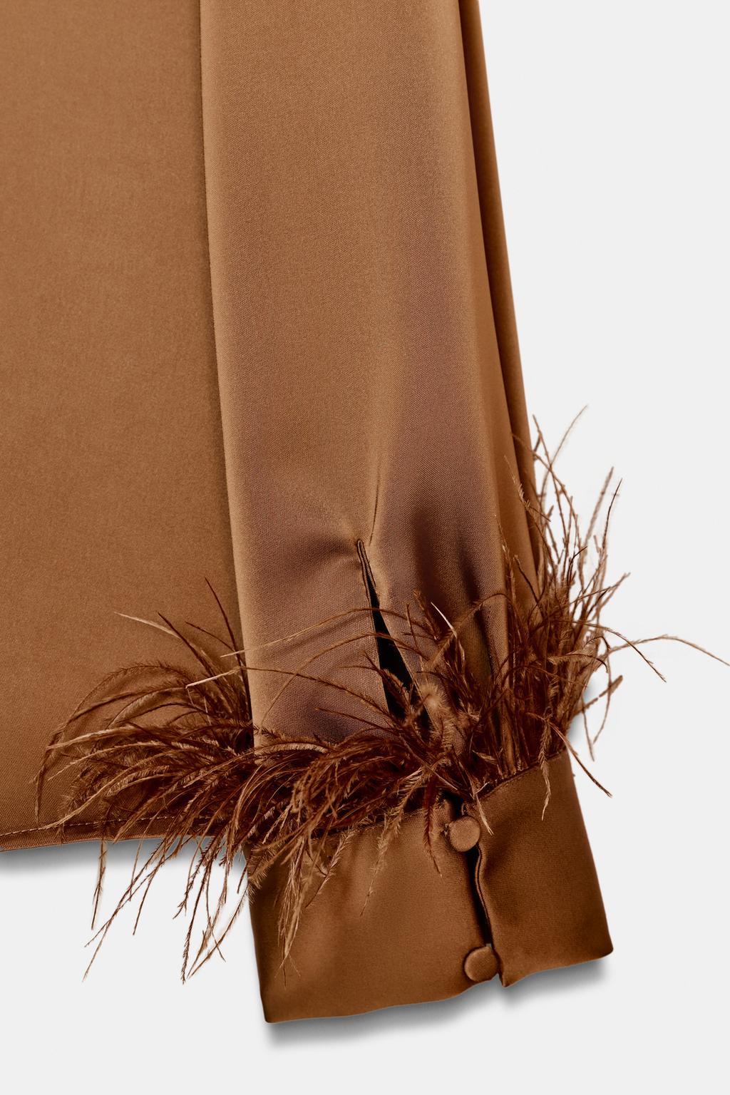 АТЛАСНАЯ БЛУЗА С ПЕРЬЯМИ