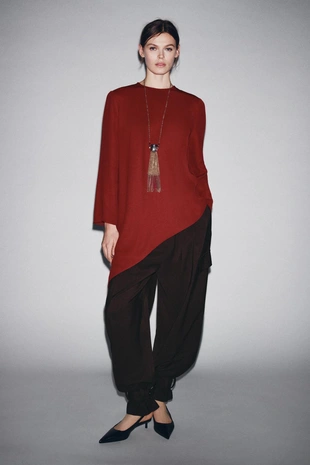 Асимметричный струящийся топ из коллекции ZW- Заказать в России