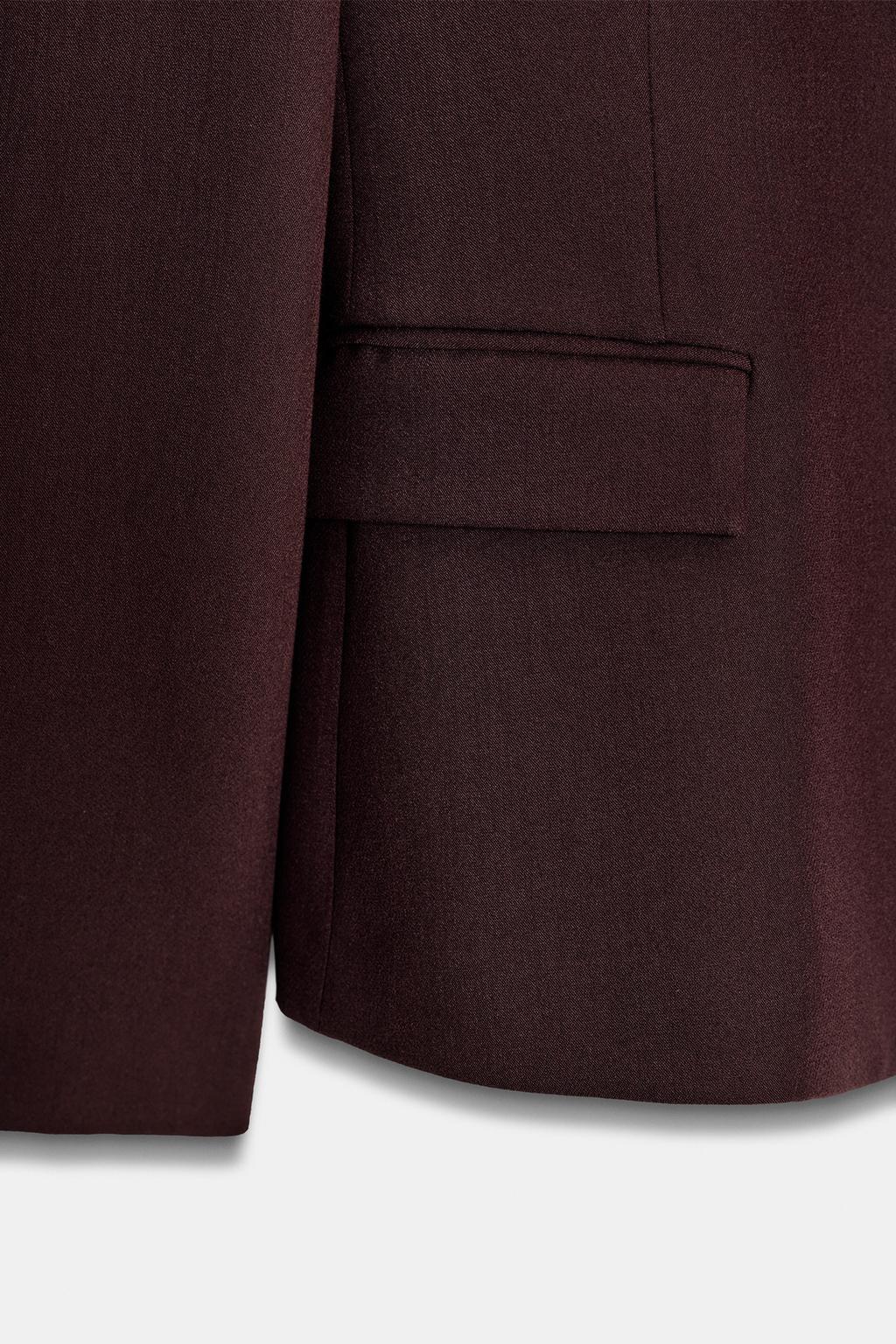 БЛЕЙЗЕР ОБЛЕГАЮЩЕГО КРОЯ С ПОДПЛЕЧНИКАМИ