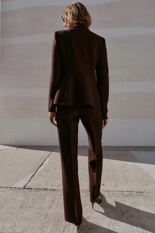 Блейзер облегающего кроя с подплечниками- Заказать в России