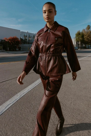 Куртка из искусственной кожи с эластичной талией- Заказать в России