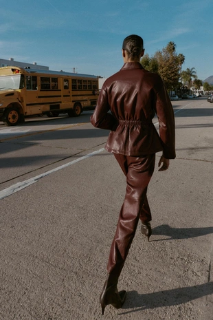 Куртка из искусственной кожи с эластичной талией- Заказать в России