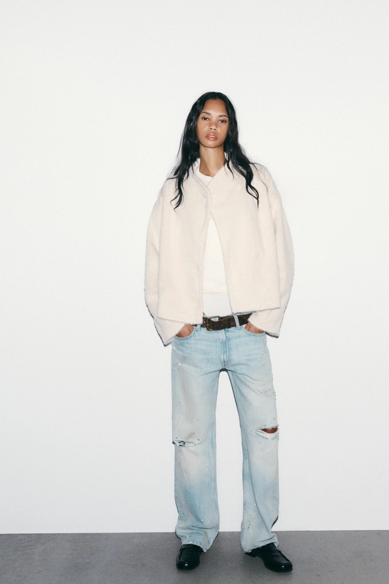 Двубортный пушистый пальто