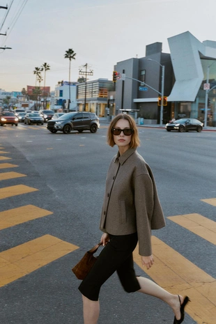 Короткое пальто из смесовой шерсти- Заказать в России